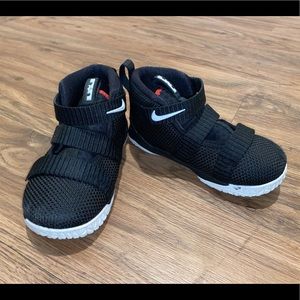 Lebron Soldier 10, kids tennis shoe, size 8c